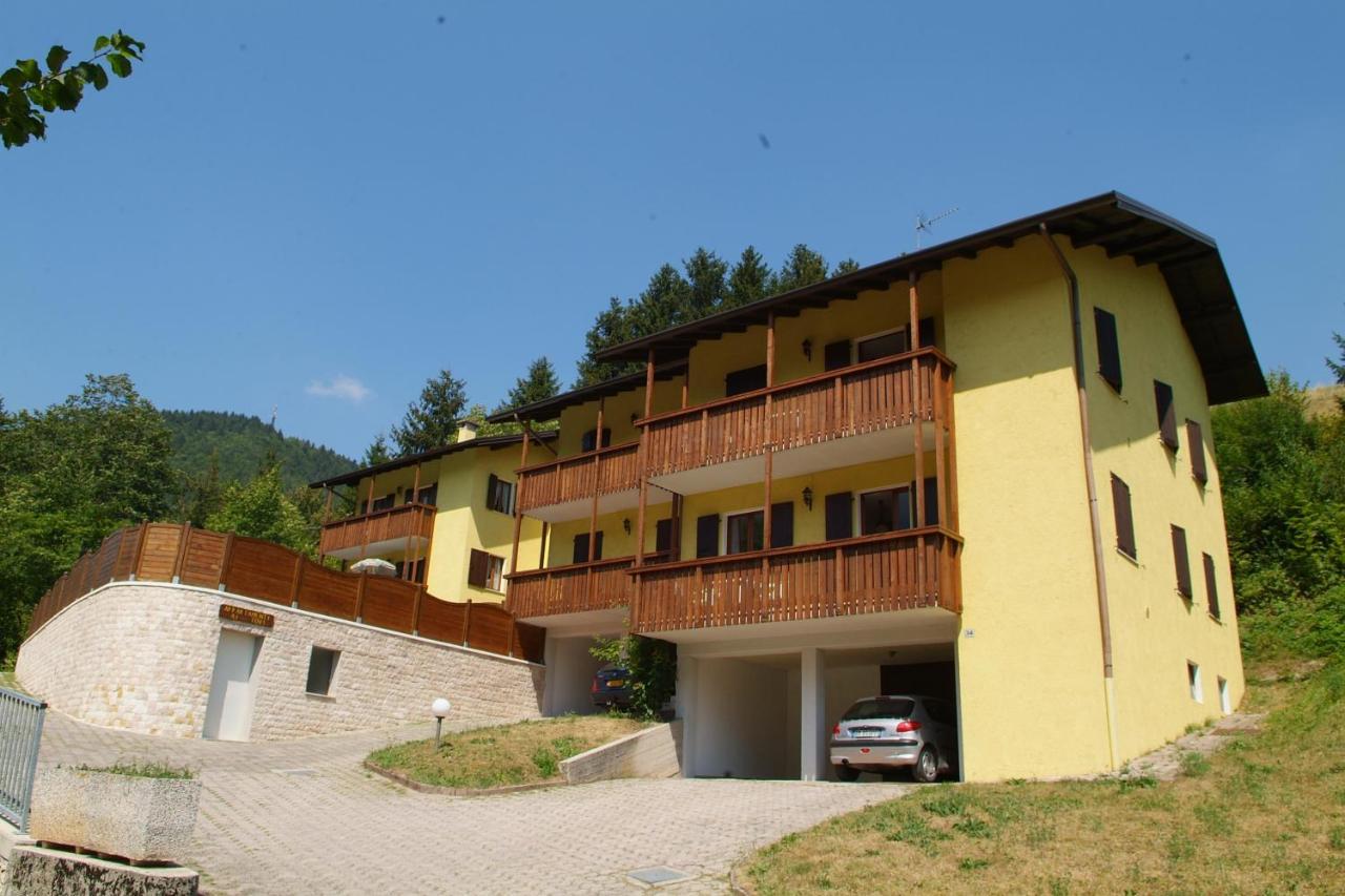 Residence Ai Tovi Bezzecca Buitenkant foto