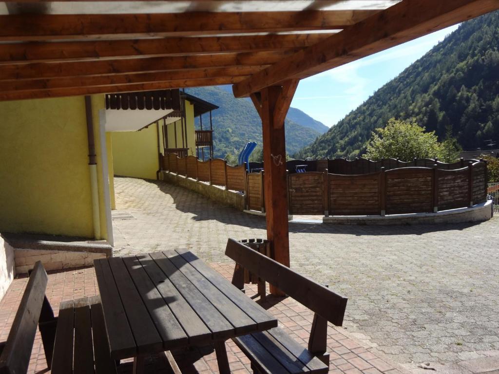 Residence Ai Tovi Bezzecca Buitenkant foto